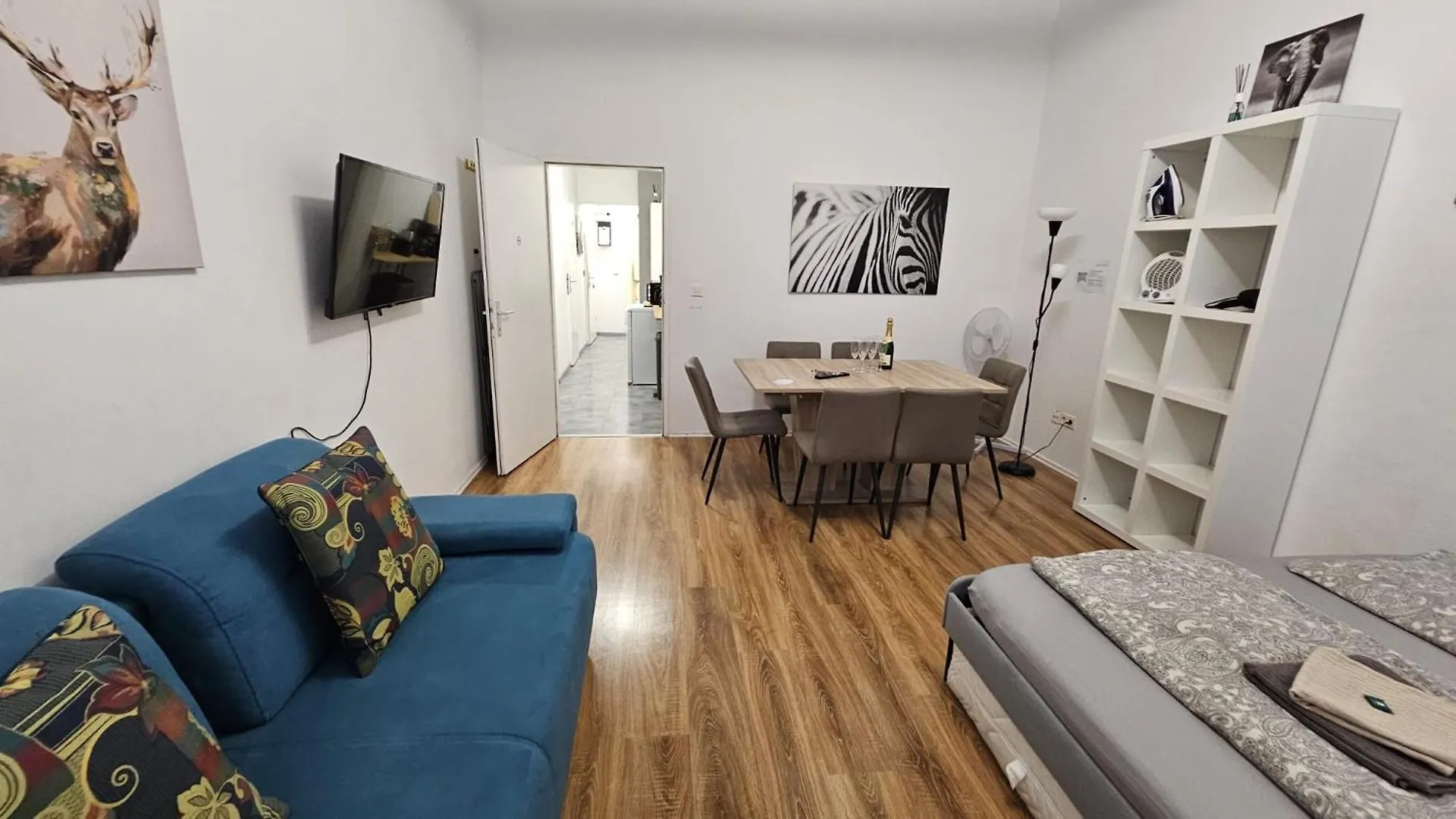 Cozynite Premium Apartment Hauptbahnhof 1+2 Vienna 0*,  Austria